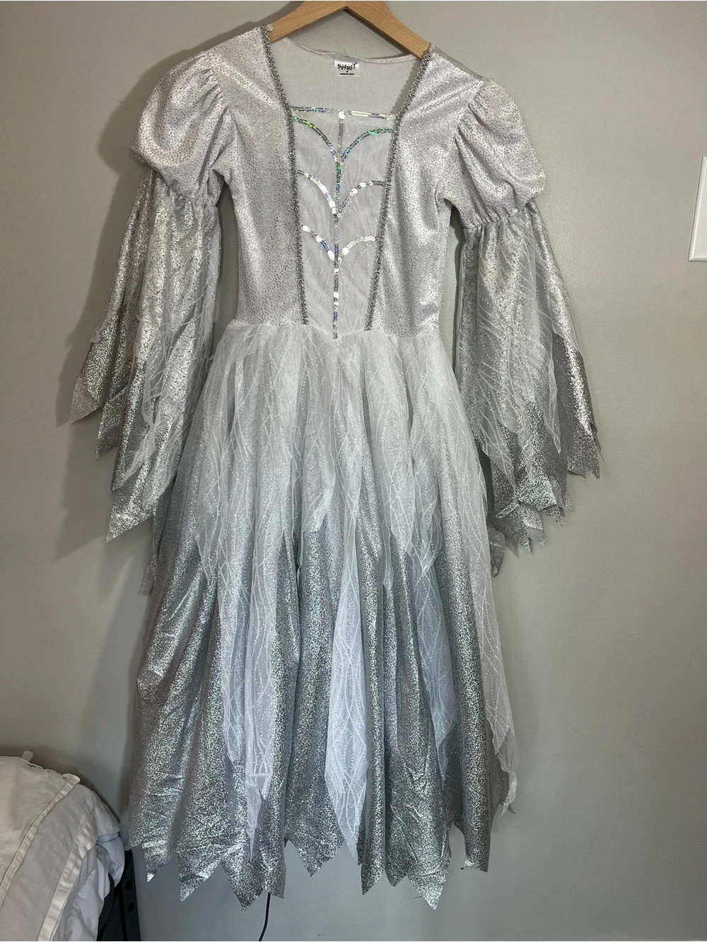 Spirit Halloween Wintery Witch Princess Costume Dress Girls Medium (8-10)